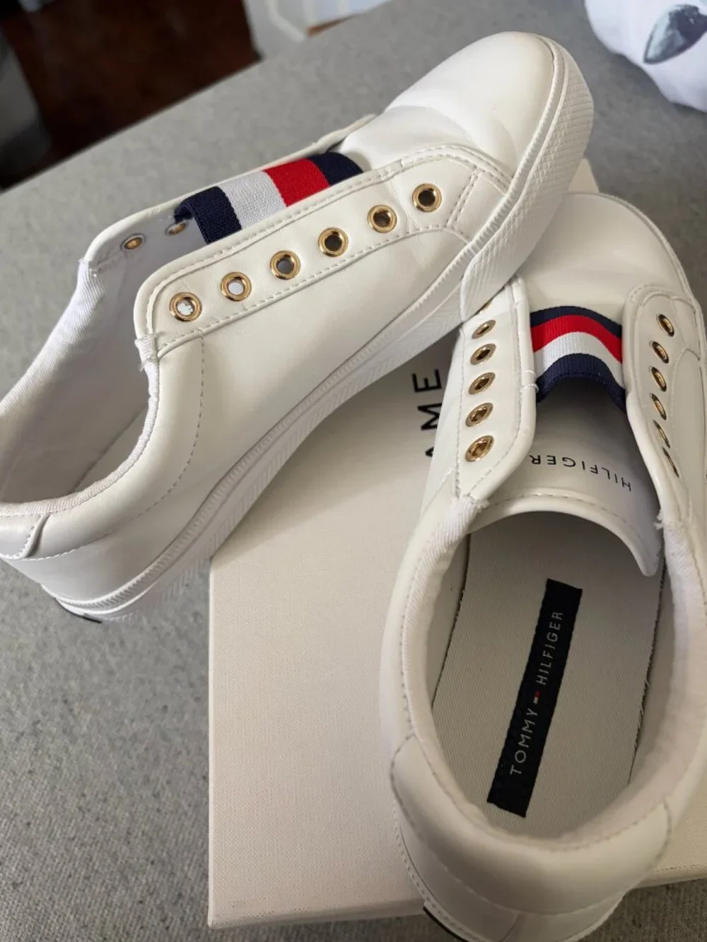 Tommy Hilfiger Laven lLaceless Slip on Sneakers Style TWLAVEN-C women's size 7.5